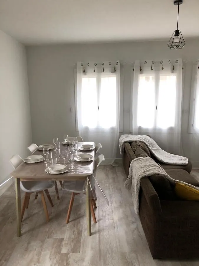 Appartement Cosy Et Lumineux Caussens 0*,